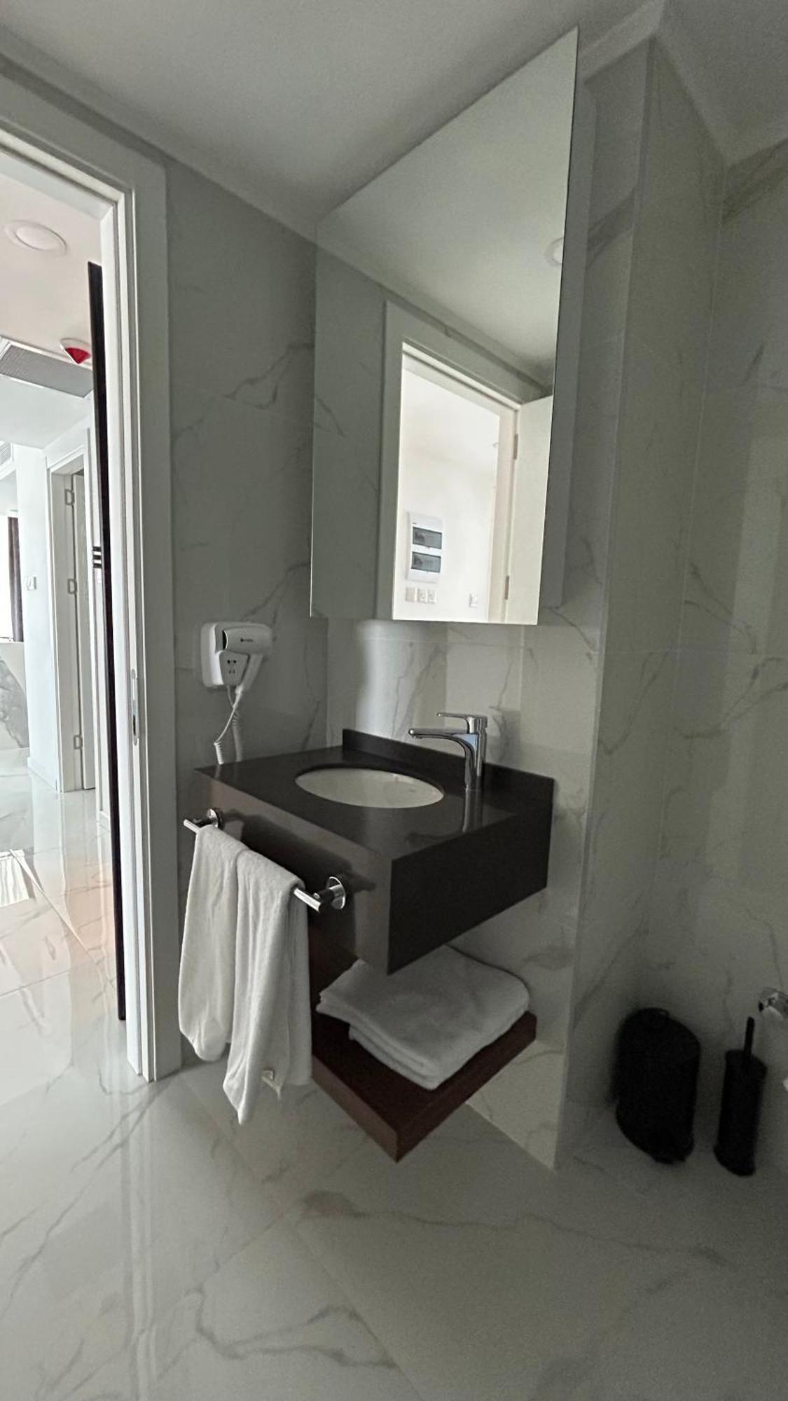 Grand Sapphire Resort Long Beach Trikomo 外观 照片